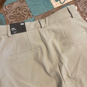 Express - Skinny High Rise 00 Regular Dress Pants. Brand New. Tags still on.